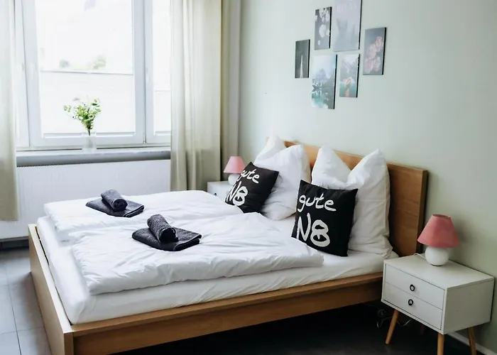 Pakito: Kassel Zentrum - Balkon - Geraeumig - Modern